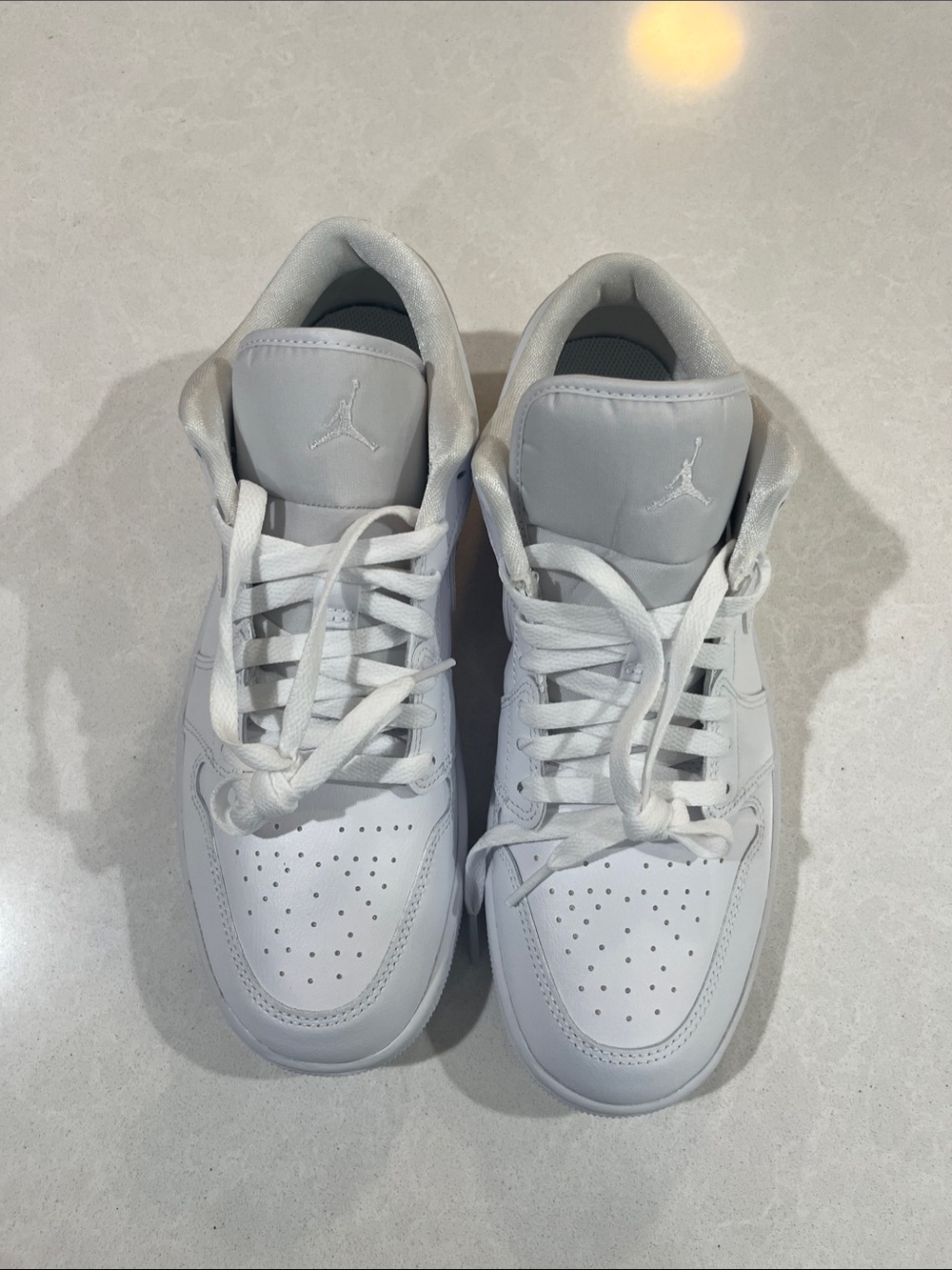 NEW Nike All-White Low-Top Sneakers with Jumpman Logo - size 10.5